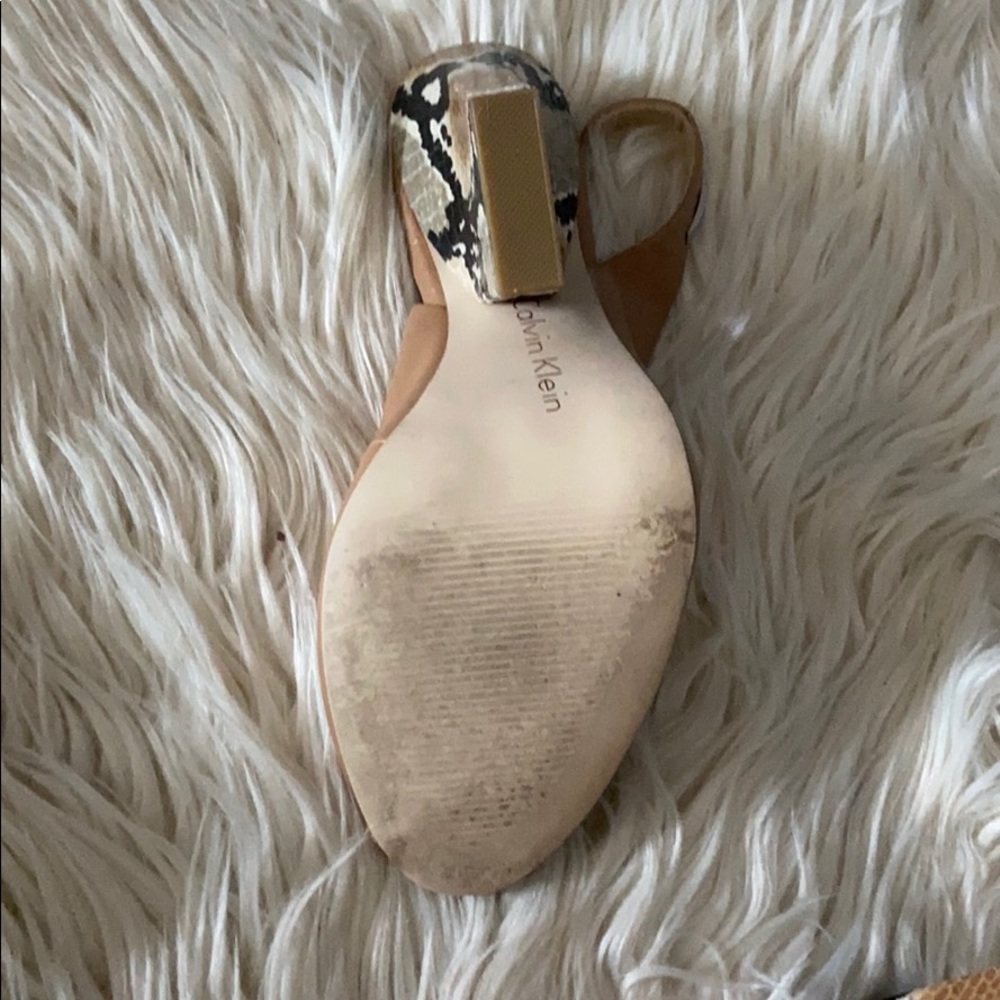 Sandals - Picture 2 of 7